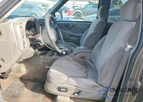 2000 GMC Jimmy / Envoy z USA, uszkodzony, nr VIN 1GKDT13W0Y2203246